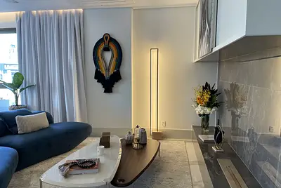 Apartamento Contemporâneo Assinado Por Designer Internacional Com Ótima Iluminação Natural Na Oscar Freire