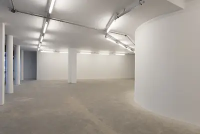 Estrutura modernista por Niemeyer com 400m2