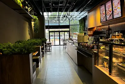 Cafeteria moderna e versátil na Faria Lima