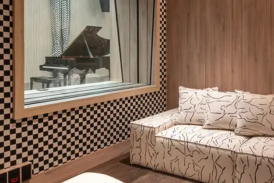 Estúdio de produção de nível internacional (música e audiovisual)